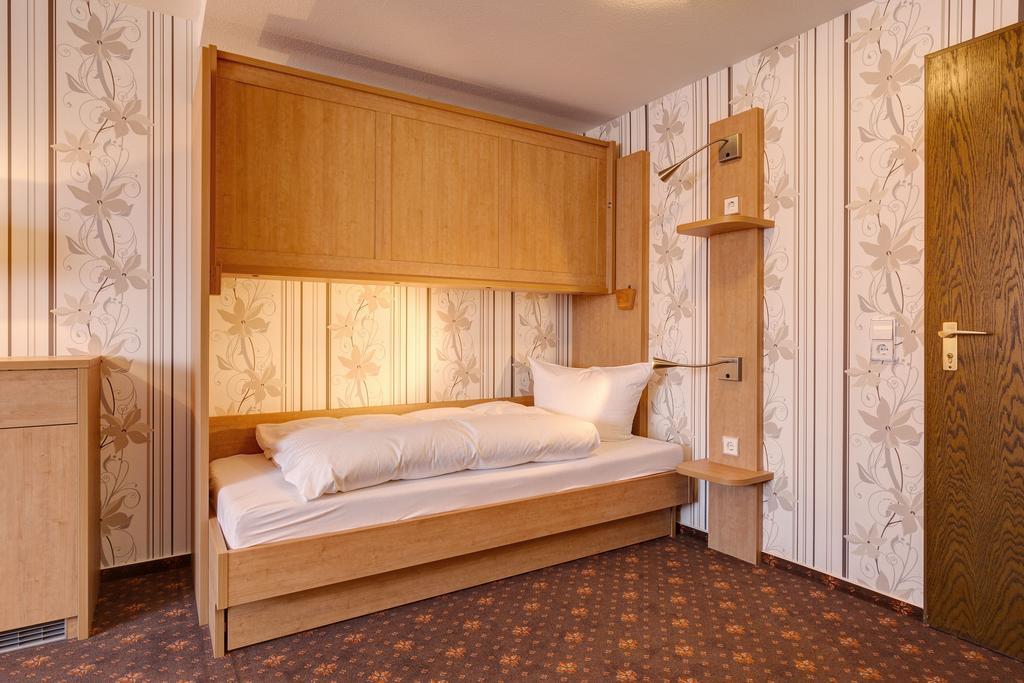 Hotel Fortuna Kirchzarten Rom bilde